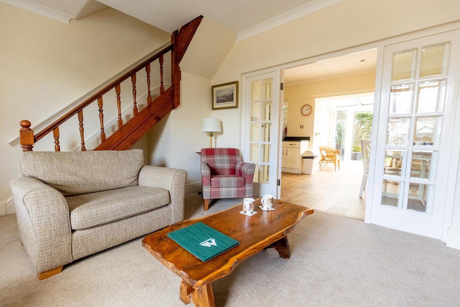 Fir Tree Cottage - Cosy 3 Bed Cottage In Penrhyn Bay With Beautiful Sea Views And Access To Snowdonia Rhôs-on-Sea エクステリア 写真