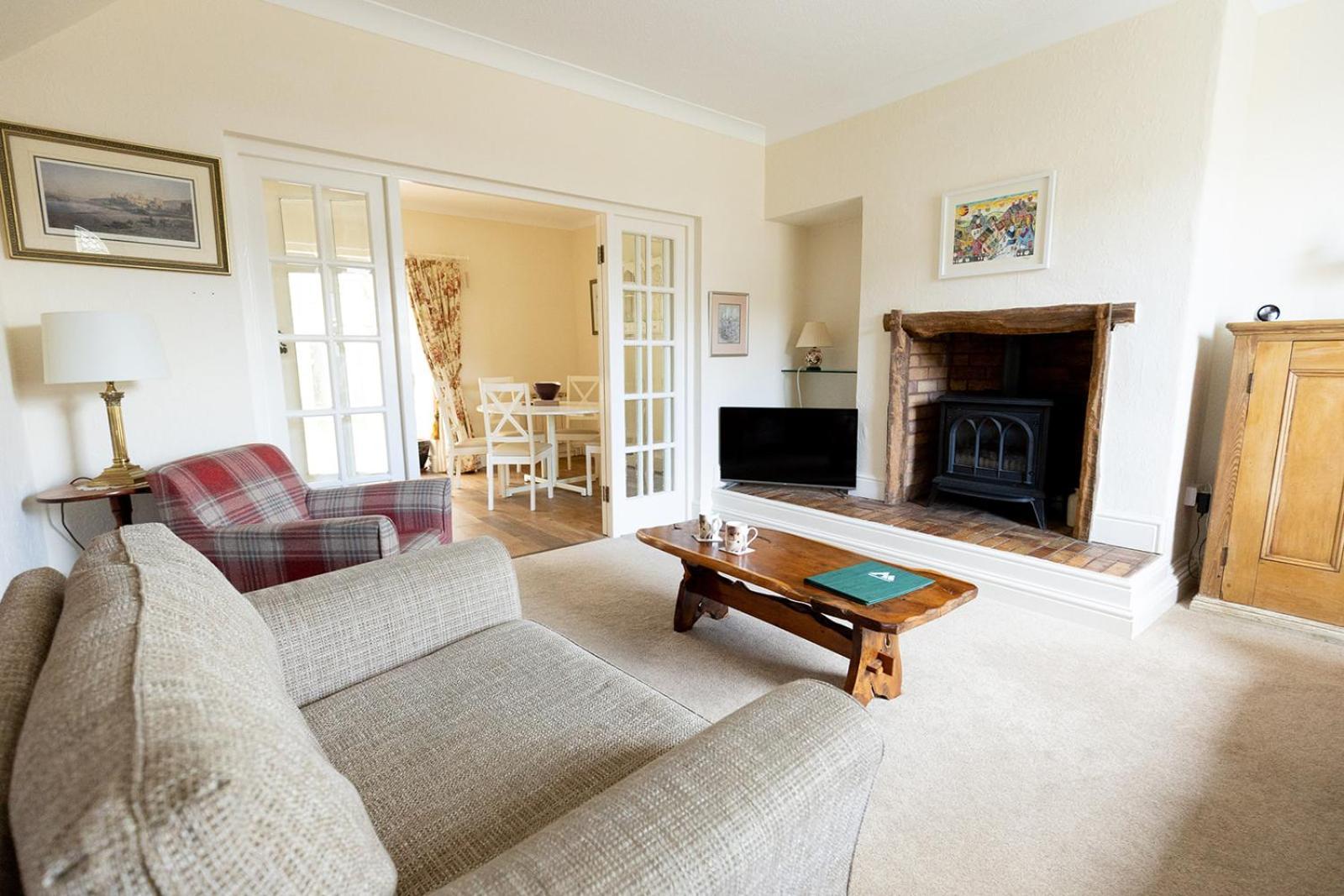 Fir Tree Cottage - Cosy 3 Bed Cottage In Penrhyn Bay With Beautiful Sea Views And Access To Snowdonia Rhôs-on-Sea エクステリア 写真